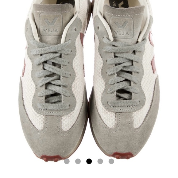 Veja sneakers size 8 women’s - Picture 4 of 5